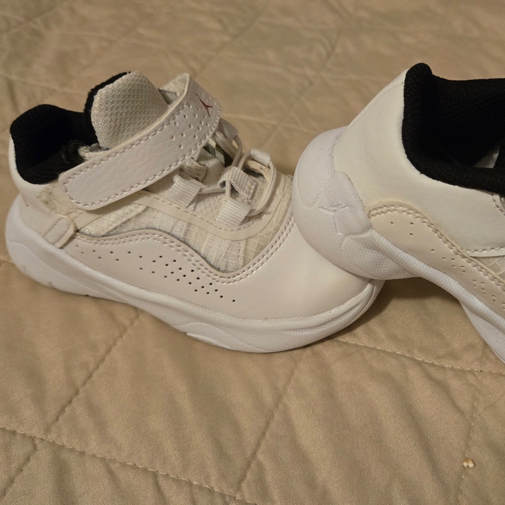 NIKE JORDAN  INFANT SHOES  UNISES.